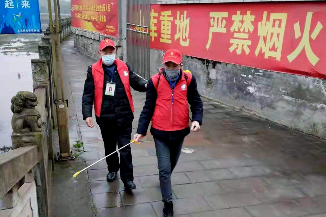 志愿者们在行动 (1).jpg
