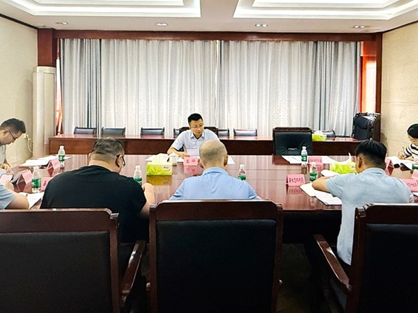 高烨主持召开泸县大气污染防治工作调度会