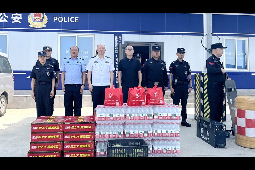 陈晓峰率队到立石镇开展走访慰问活动