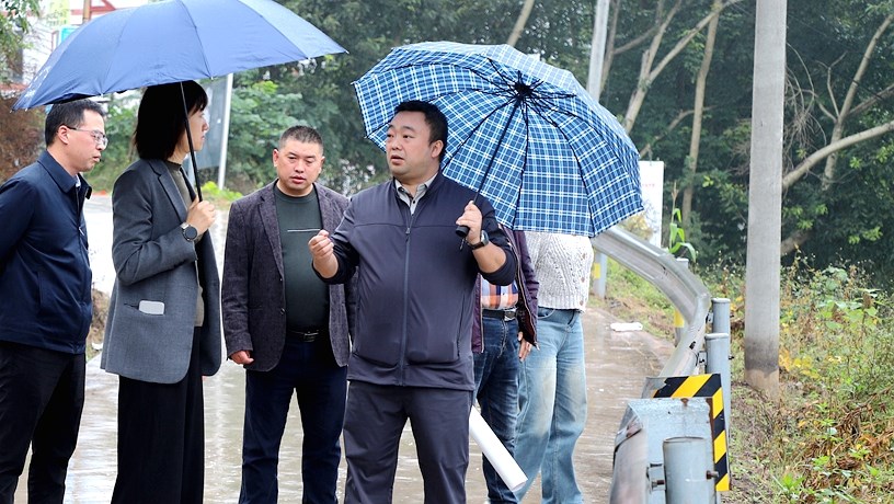 侯雪率队到毗卢镇调研农业产业发展工作