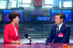 “两会”特别报道——县人大常委会主任颜习林专访 